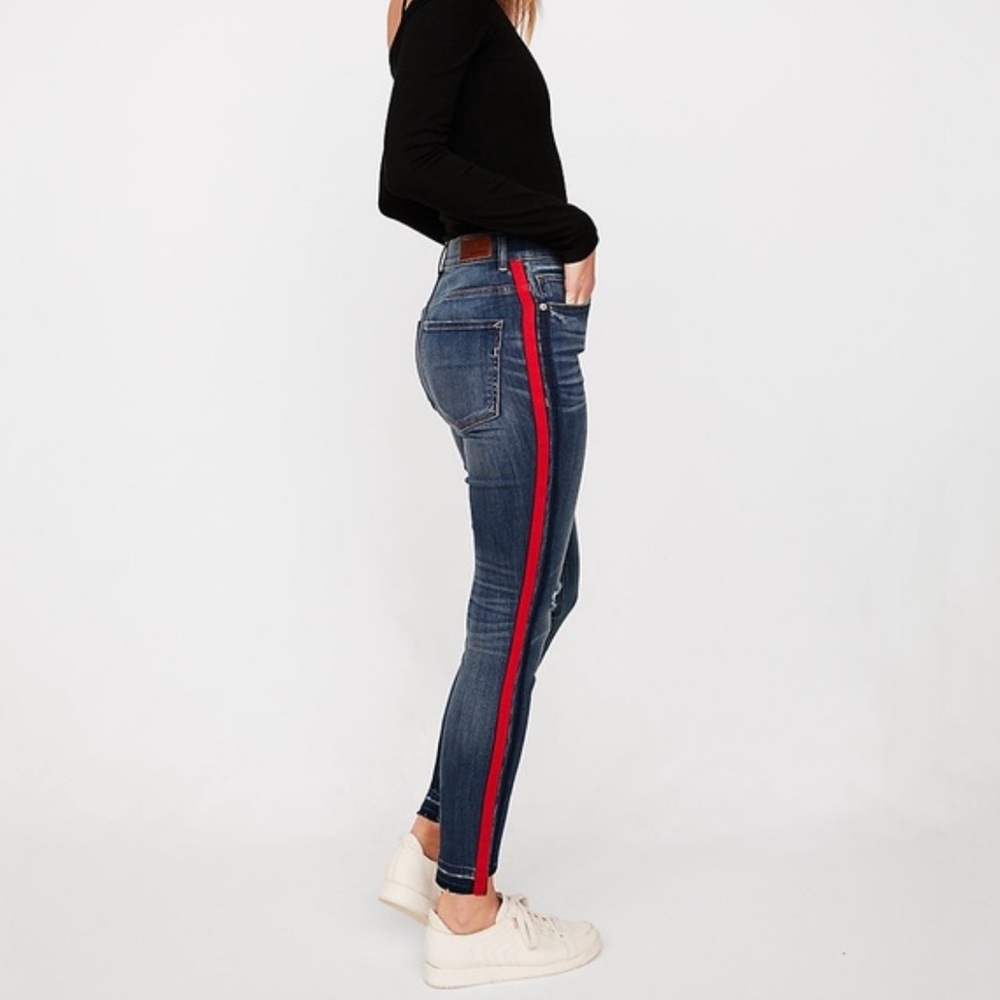 High rise jeans with red stripe